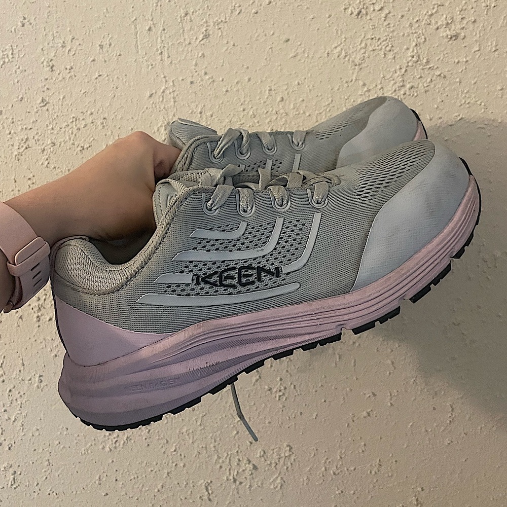 Keen Women’s Size 8W Carbon Shoes ASTM F2413-18